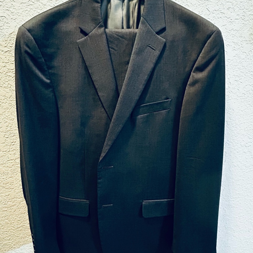 JOS. A. BANK Charcoal Wool Suit 42R Jacket 34x30 Pants (Altered) Tailored Fit
